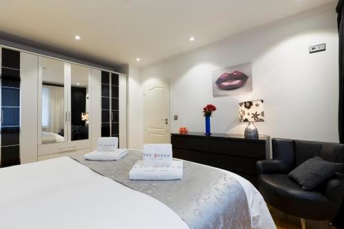 Gare Apartment | The Queen Luxury Apartments - Villa Cortina