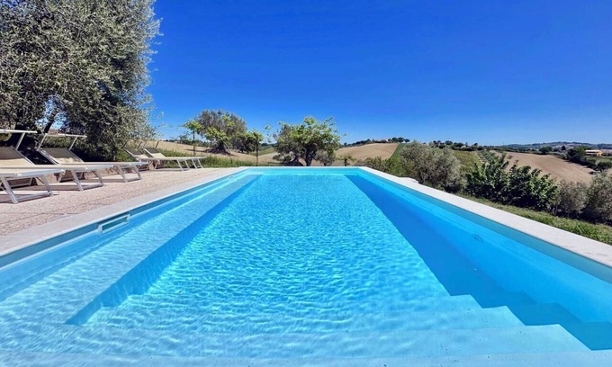 Bettolelle Apartment | The Quercia in historic villa with pool in Senigallia