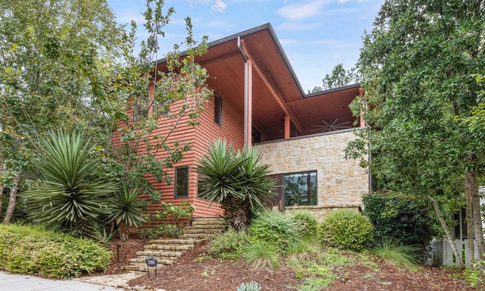 Palmetto House | The Red House in Serenbe w/Golf Cart