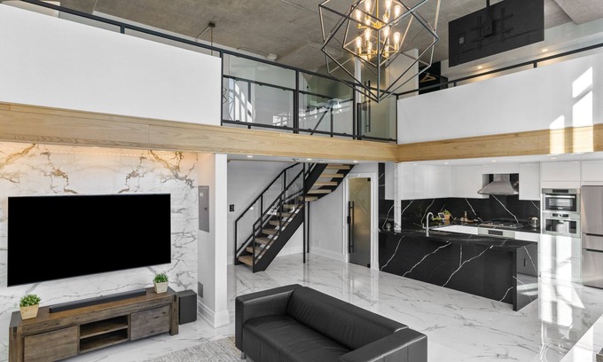 Humber Bay Condo | The Refinery at Warehouse Lofts