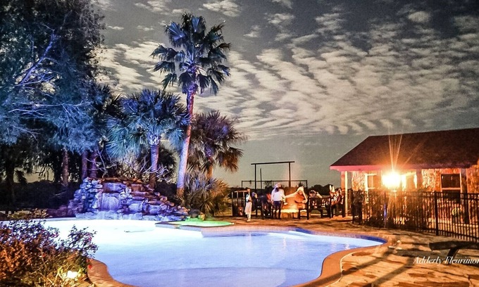 Brenham House | The Residence at Rockin star ranch