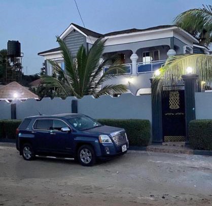 West Coast Division Apartment | The Retreat Apartments