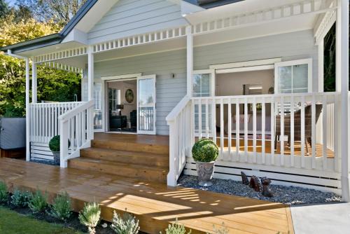 Rangatira Park Bed & Breakfast | The Retreat Luxury Garden Villa