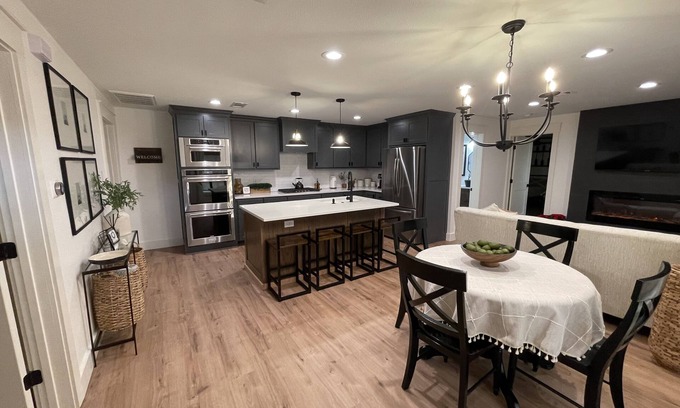 Justin Other | The Retreat on 2nd St
