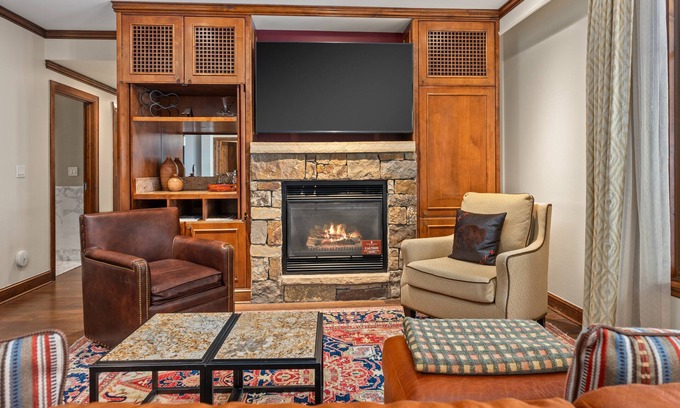 Aspen Condo | The Ritz-Carlton Club | Two-Bedroom Residence 8408, Ski-in & Ski-out Resort in Aspen Highlands