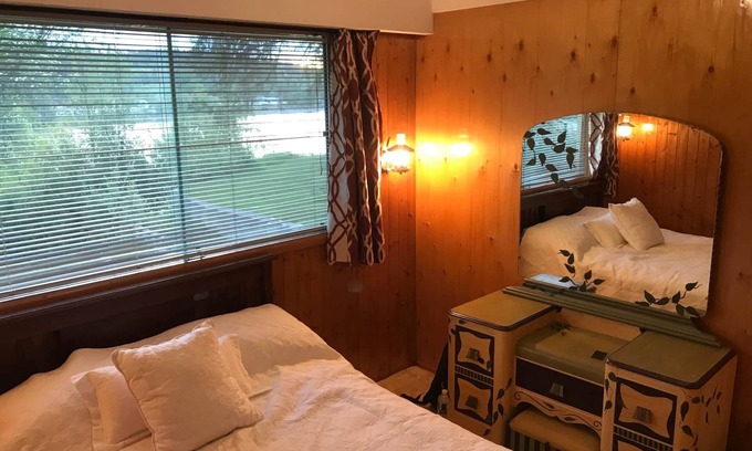 Quesnel House | The Riverwalk House, WALK UP Suite
