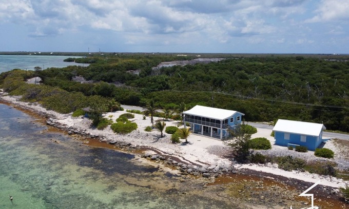 Little Cayman House | The ROCK HOUSE with Private Beach on Little Cayman