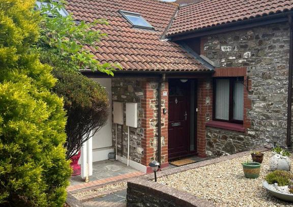 Westleigh House | The Rocks