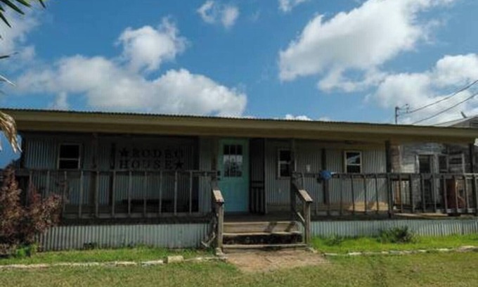 Minden House | The Rodeo House @ Yellow Rose Canyon