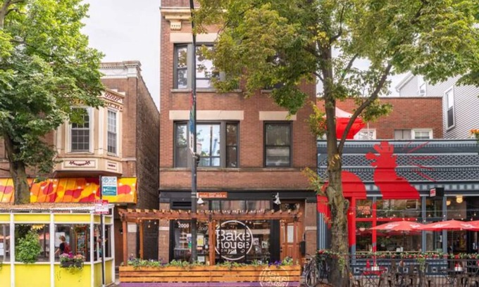 Roscoe Village Apartment | The Roscoe Village Brownstonen