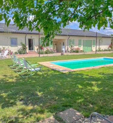 Ciolpani House | The Rose Farm, mini parties, accommodation, pool, playground, bbq