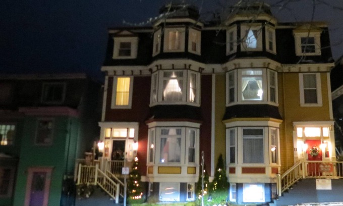 Downtown St. John's Bed & Breakfast | The Roses Heritage Inn