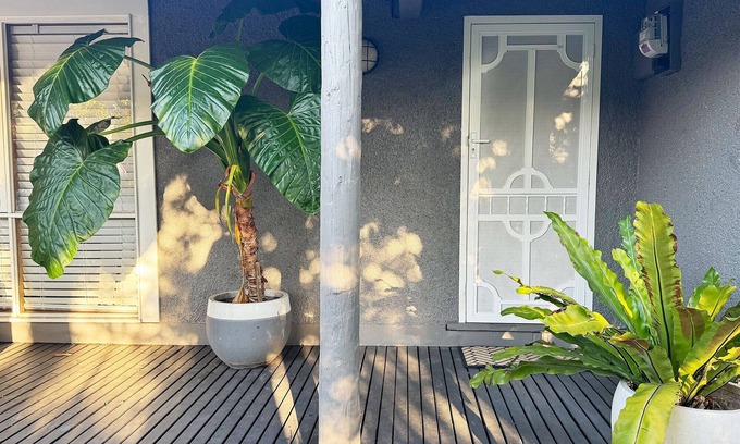 Glenroy House | The Roy ✨ Family home close to airport + train