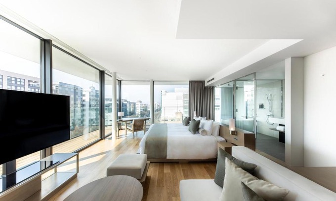 Karasumaoike Hotel | The Royal Park Hotel Iconic Kyoto