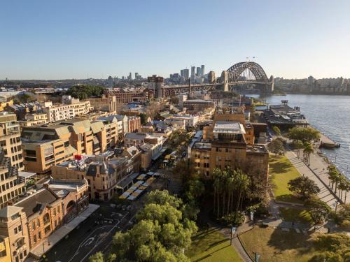 The Rocks Hotel | The Russell Boutique Hotel