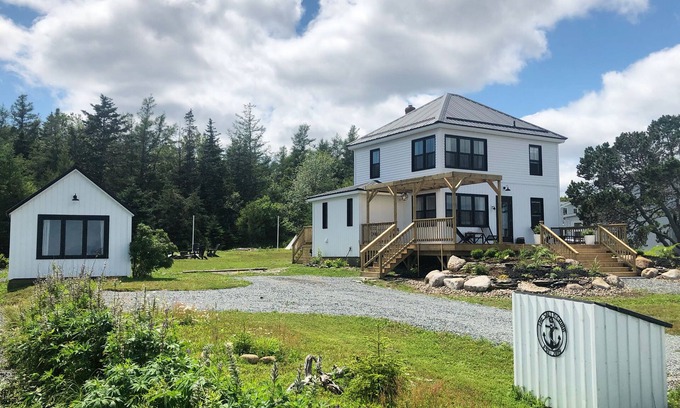 Feltzen South House | The Salty Cribb - Private oceanfront vacation home just minutes from Lunenburg