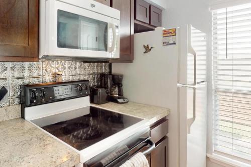 Sailhouse Apartment | The Salty Seahorse RRYC 36