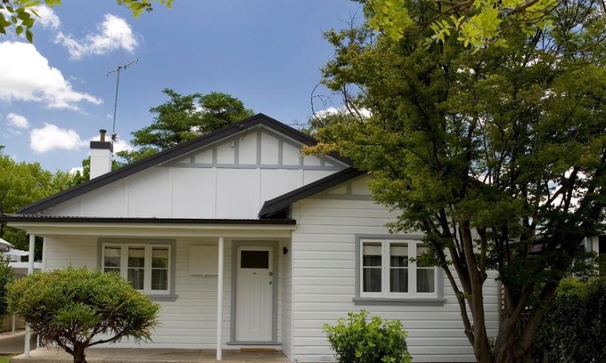 Orange House | The Sampson - Orange
