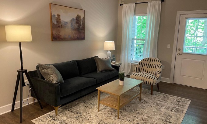 Westerville Apartment | The Sanctuary Flat | 1st Floor | King Bed | W/D!