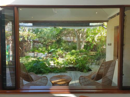 South Fremantle Apartment | The Sanctuary - garden oasis in South Fremantle