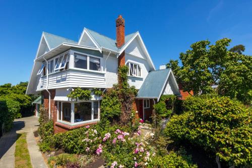 Timaru Bed & Breakfast | The Sanctuary & Spa Plus FREE Breakfast