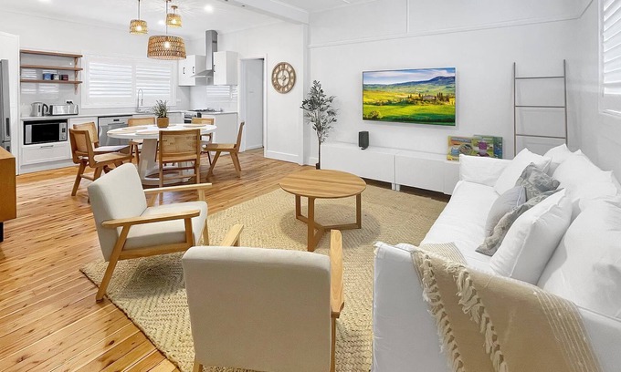 Ettalong Beach House | The Sands Suite Summa