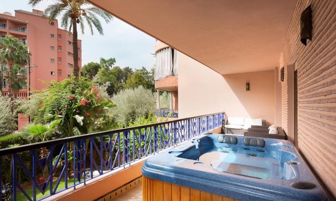 Hivernage Apartment | The Sapphire Apartment with Private Swimming Pool & Hot Tub - Hivernage Quarter - By Goldex Marrakech