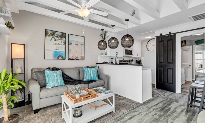Sneads Ferry House | The Scooby Shack-A fully remodeled home with private neighborhood beach access!