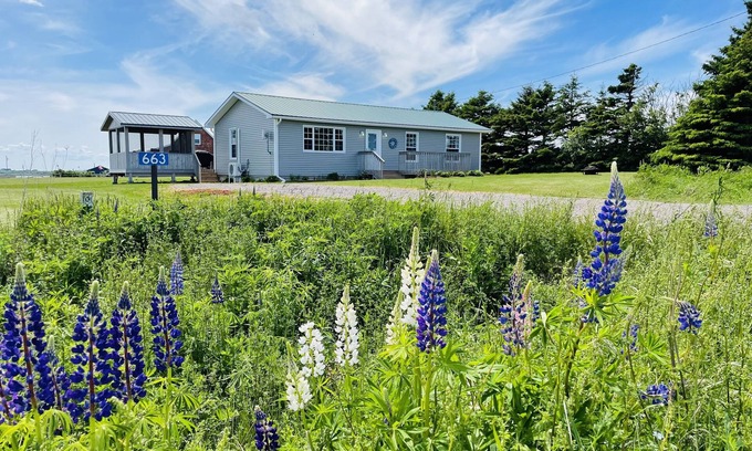 Darnley Cottage | The Sea Drift in Darnley! Close Twin shores and Thunder Cove Beaches!