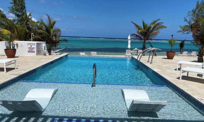 Colliers Bay Condo | The Sea Spray Oceanfront Studio Cottage in East End