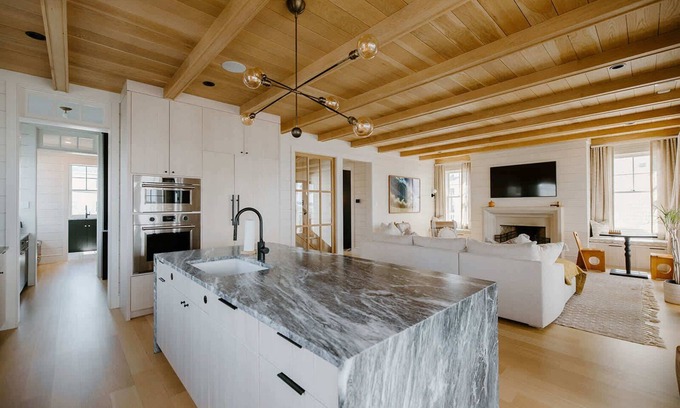 South End House | The Seafarer Summary: