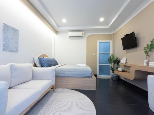Central Pattaya Hotel | The Seathru Koh Larn