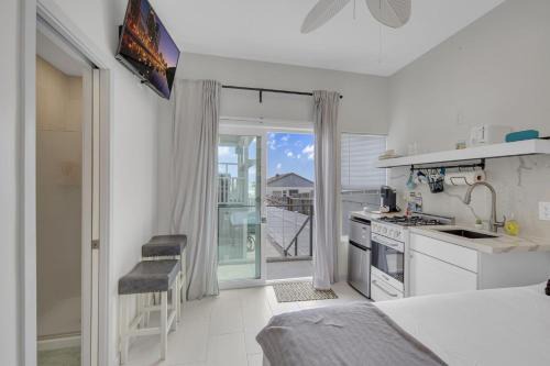 Townsite Apartment | The Shining Sea C