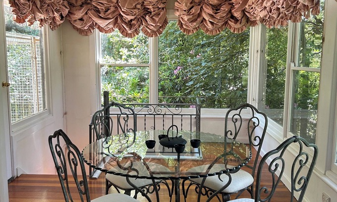 Kalorama Bed & Breakfast | The Sister Cottage in Kalorama