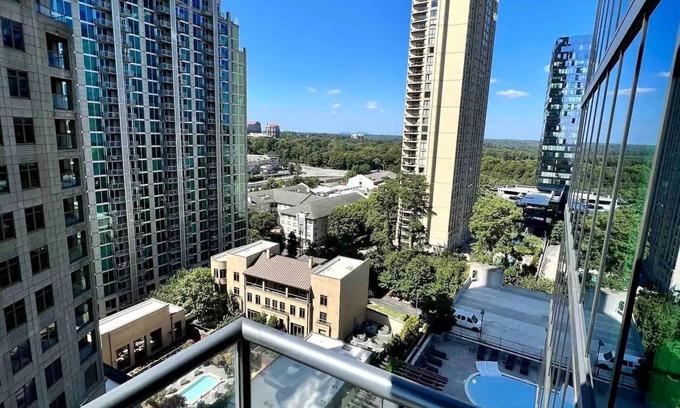Lenox Apartment | The Smooth Placen