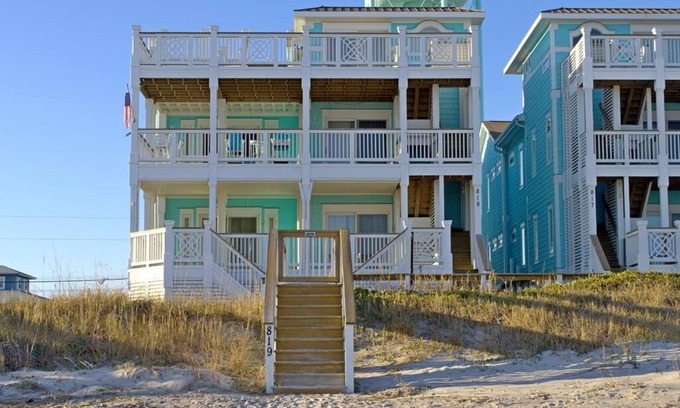 Topsail Beach Condo | The Snoozer - Gorgeous Oceanfront Home right on the beach!