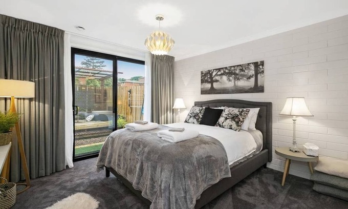 Korumburra Apartment | The Snug Premium 1BR Self Contained Apartment