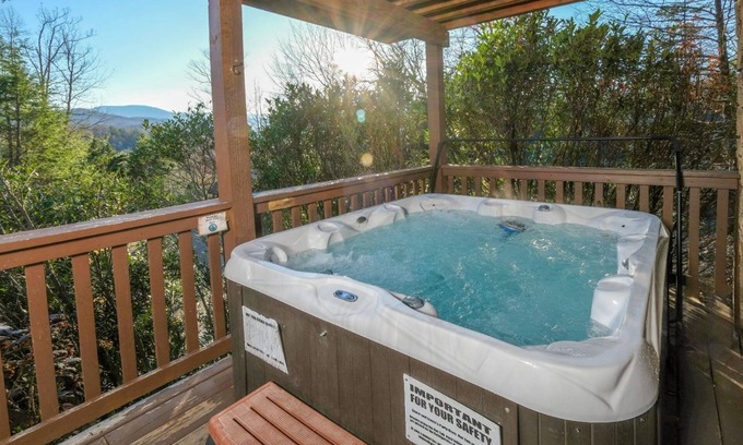 Black Bear Falls Cabin | The Songbird - Mountain views, games, hot tub, and more!