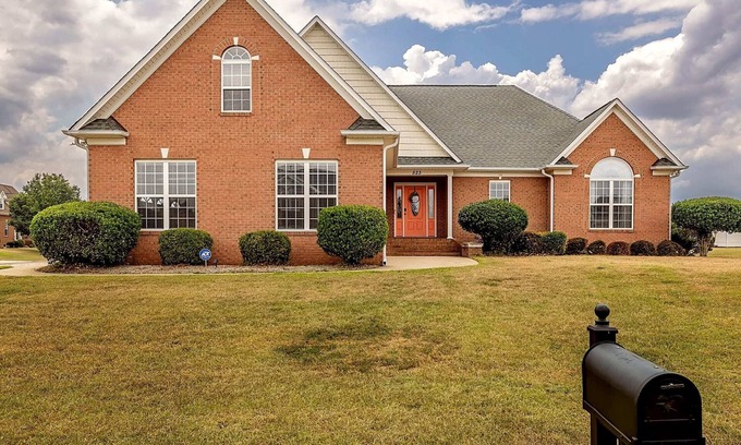 Westover House | The Spacious Murray Retreat