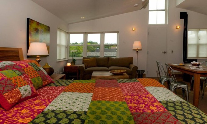 Eastsound Condo | The 'Spinnaker Studio' at Sea Star Lofts
