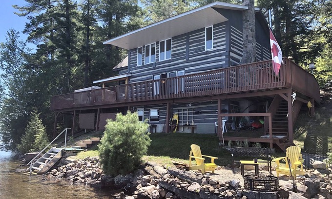 Addington Highlands Cottage | The Spruce Moose Lodge