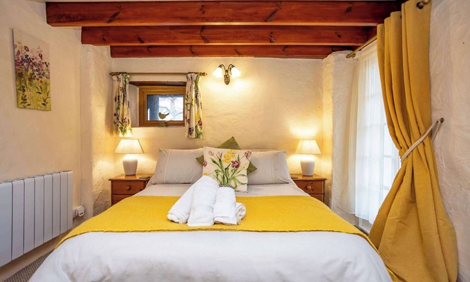 Penally Apartment | The Stable - One Bedroom Apartment - St Florence