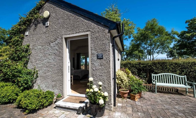 Comber Apartment | The Stables at Ballygraffan, outside. Comber - Harry's Stable