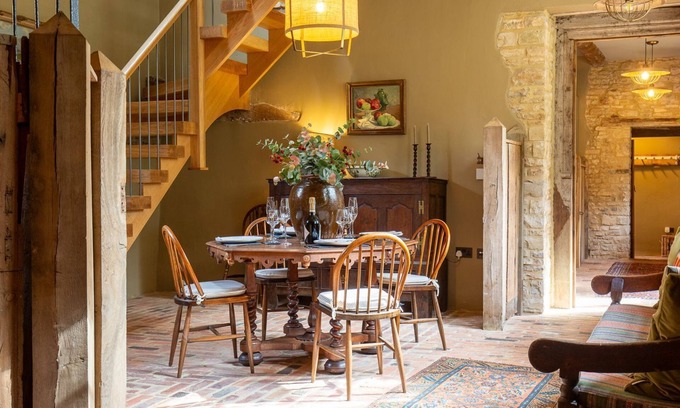 Priors Marston Cottage | The Stables at Holy Well, Southam- sleeps 4 guests in 2 bedrooms