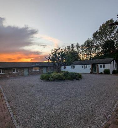 Northwich House | The Stables - Private room in a shared house - Guests only