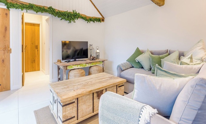 Peasmarsh Cottage | The Stables - UK41887