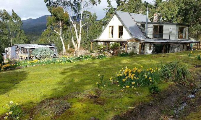Simpsons Bay House | The Stone Cottage - Bruny Island