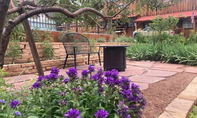 Crawford Hotel | The Stone House Inn