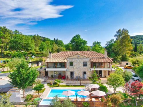 Ano Korakiana House | The Stone Villas