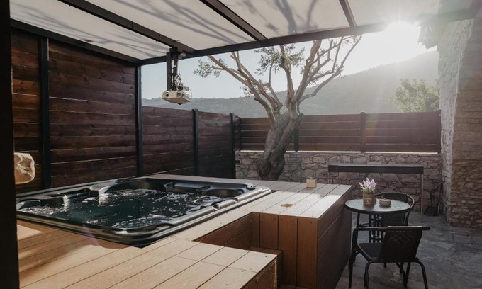 Monagri Villa | The Stonehouse Suites